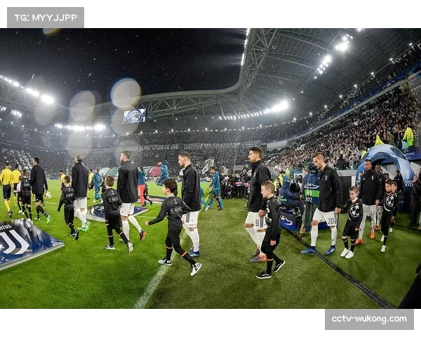 皇马公布欧冠晋级后训练课情况，全队气氛轻松